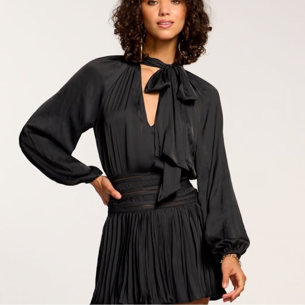 Mille Black Blouse size Medium
